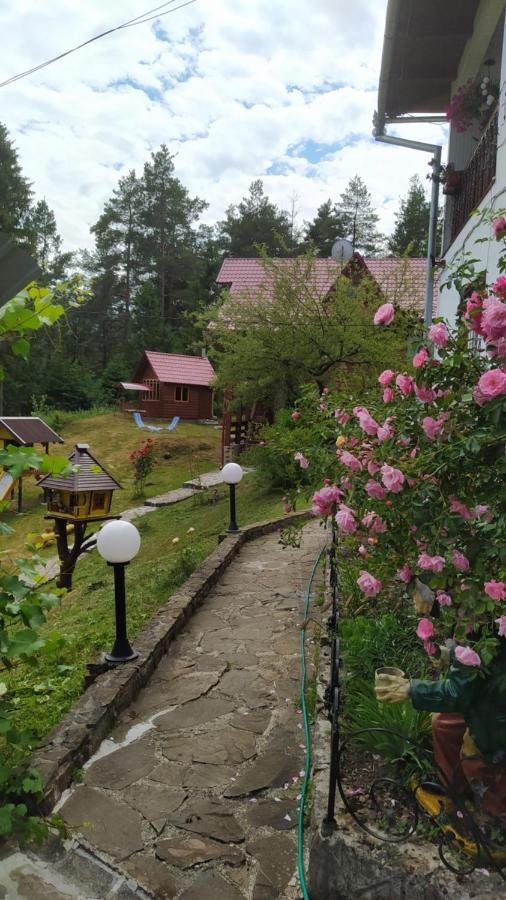 Лісова Казка Villa ยาเรมชา ภายนอก รูปภาพ